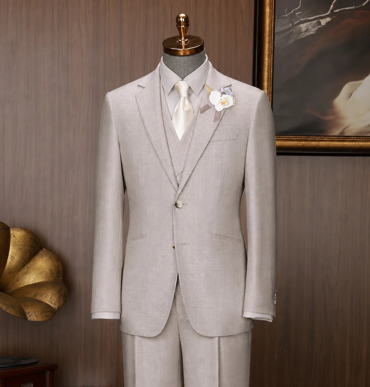 Ivory wedding suit, Floral boutonniere, Ceremony look from the Wedding Collection at Wuyue Bespoke Tailoring Shanghai